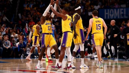  八村塁26分湖人险胜雷霆  