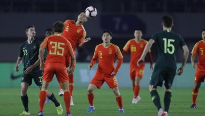  汉诺威96防守失误连连，遭遇惨败打击信心