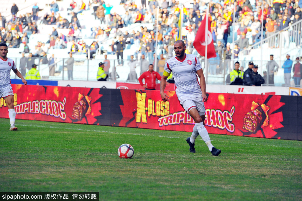  都灵德比战平局收场双方球迷爆发冲突  