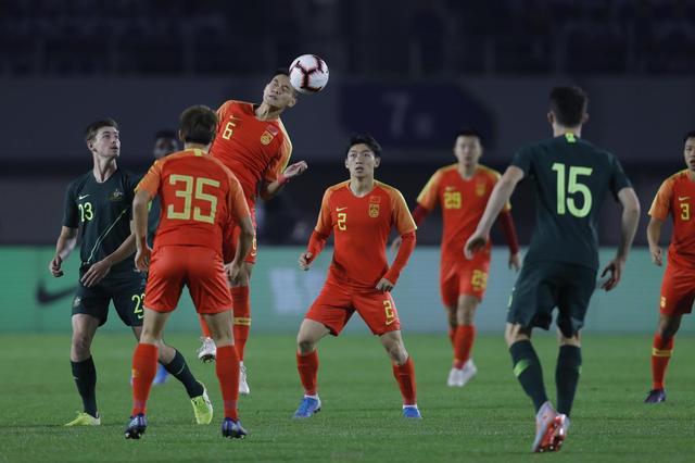  汉诺威96防守失误连连，遭遇惨败打击信心